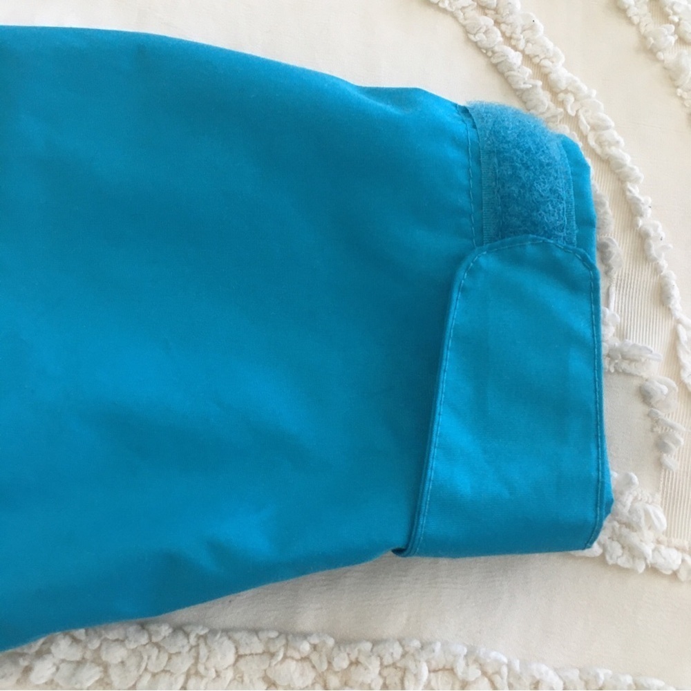 One valley Blue Hooded Rain Jacket small - Picture 4 of 9